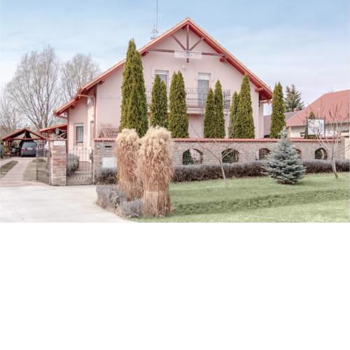 Four-Bedroom Apartment in Morahalom
