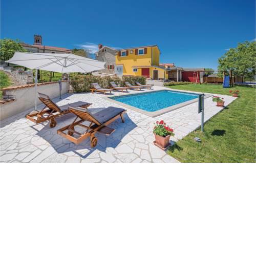 Four-Bedroom Apartment in Nova Vas