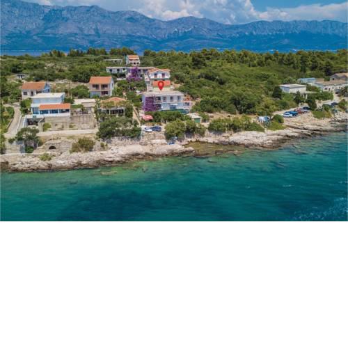 Four-Bedroom Apartment in Sucuraj
