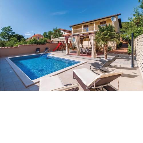 Four-Bedroom Holiday Home in Benkovac