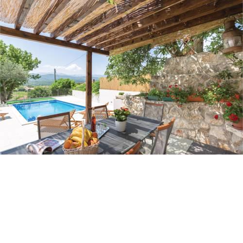 Four-Bedroom Holiday Home in Glavina Donja