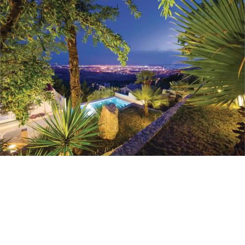 Four-Bedroom Holiday Home in Klis