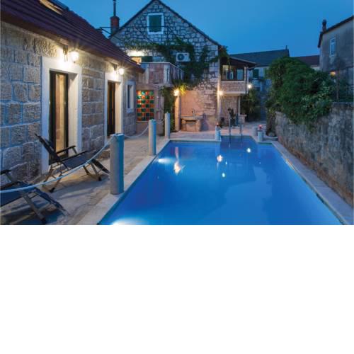 Four-Bedroom Holiday Home in Sinj