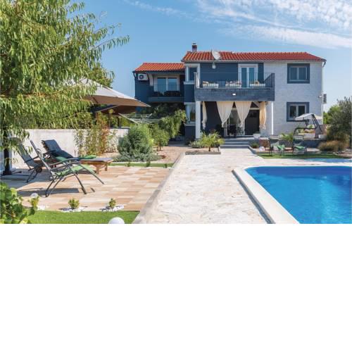Four-Bedroom Holiday Home in Skradin-Dubavice