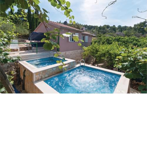 Four-Bedroom Holiday Home in Supetar