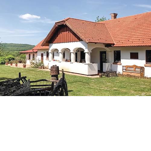 Four-Bedroom Holiday Home in Szolad