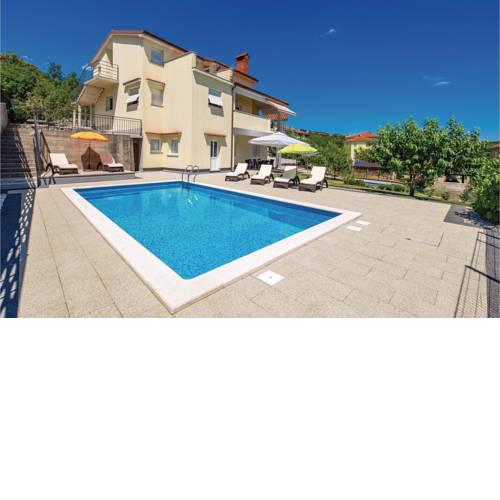 Four-Bedroom Holiday Home in Viskovo