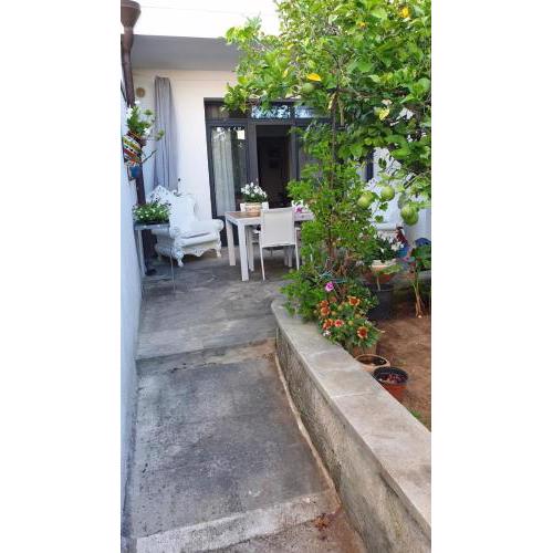 Four room house, with garden