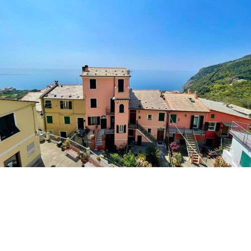 Framura, Ampio appartamento con terrazzo vista mare
