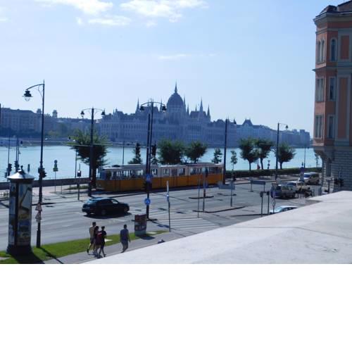 Frankel Central Apartment