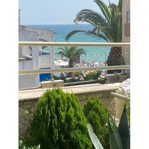 FRENKI APARTMENT BY THE SEA