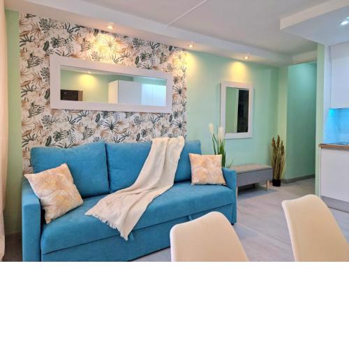 Fresh and bright apartment next to the beach