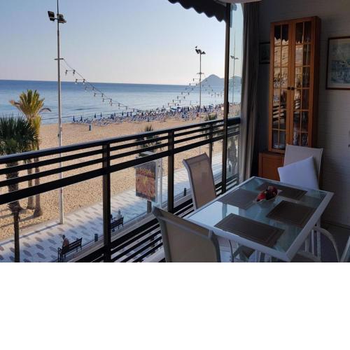 FRONT BEACH END NEXT TO THE ENGLISH AREA -1ªlinea playa WIFI - Apt Cachirulo AIRE ACONDIC, EXTRA 5eur, PARKING EXTRA 10EUR DIA