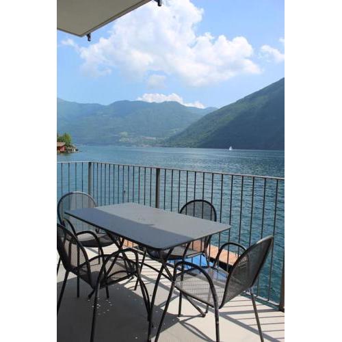 FRONT LAKE SUITE