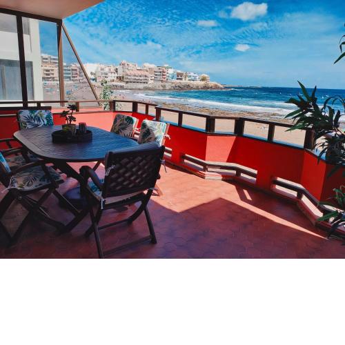 Front line beach with fantastic terrace.