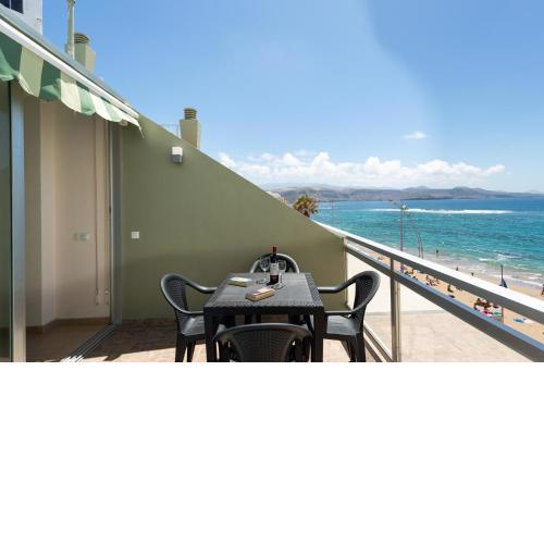 Front line with nice terrace By CanariasGetaway