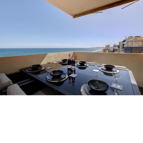 Front Row Penthouse Apartment on Carvajal Beach