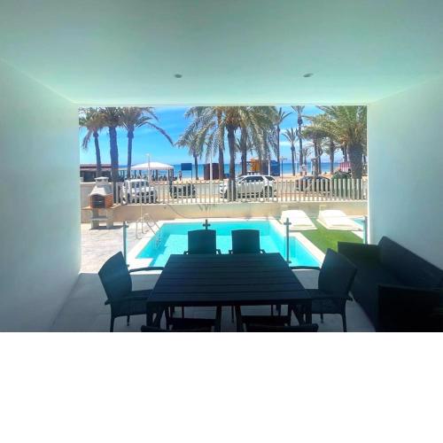 Frontline paradise villa