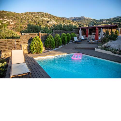 Fuego Sagrado Retreat - Private Poolside Gem