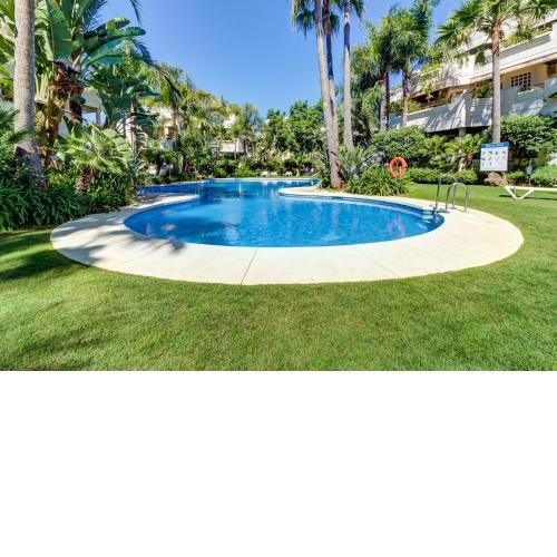 Fuente Aloha Apartment