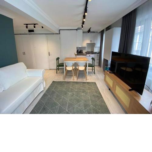 Fully Equipped Flat Near Metro 5