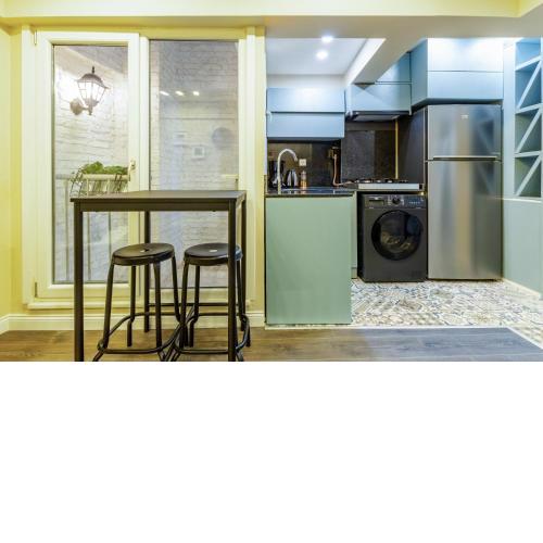 Fully Furnished Centrally Located Flat in Sisli