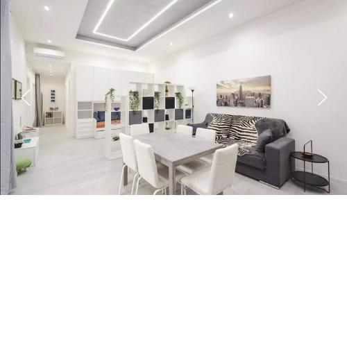 Furnished 2-bedroom apartment on Via Dal Luzzo