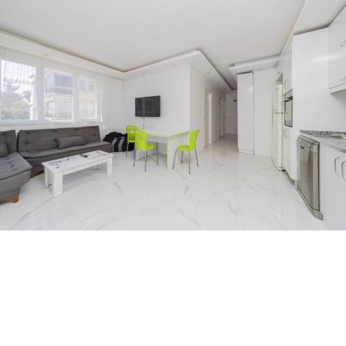 Furnished Flat w Balcony 2 min to Beach in Antalya