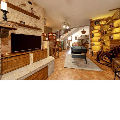 G S Rustic House