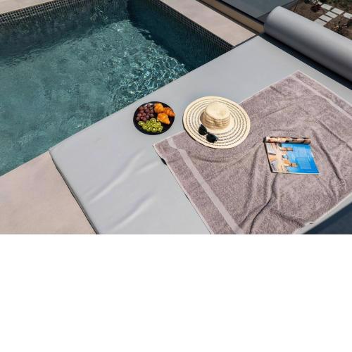 G & W Suites