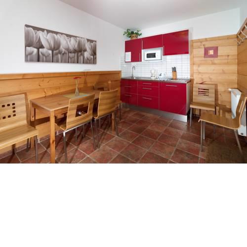 Garden Apartment 77