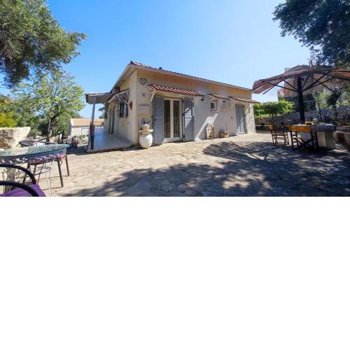 Garden Apartment Rellas