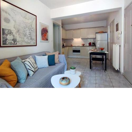 Garden Apartment with BBQ in the Athenian Riviera