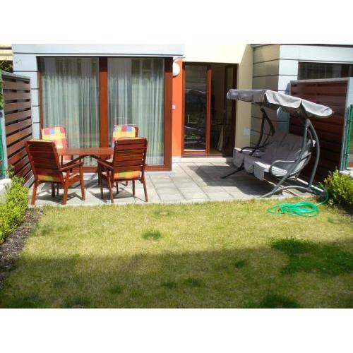 Garden apartment with garage in central Prague