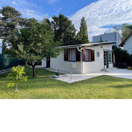 Garden Bungalow Danube