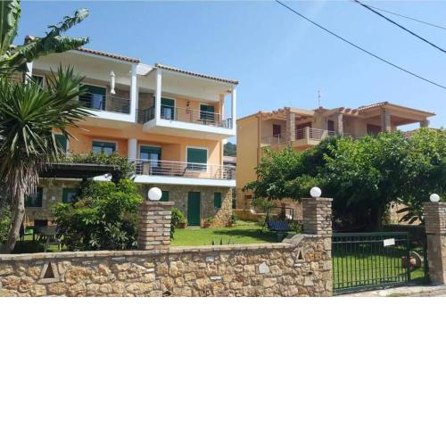 Garden flat with sea view
