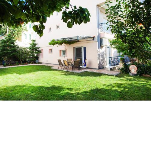 Garden House near the sea