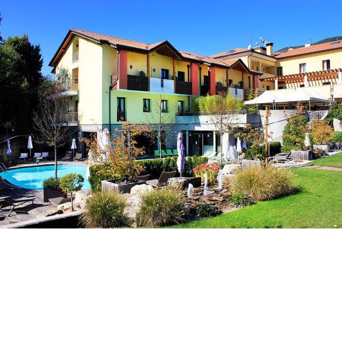 Garden Relais