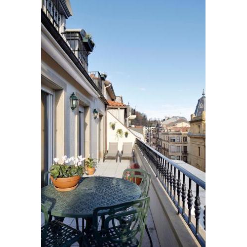 Garibay Terrace by FeelFree Rentals