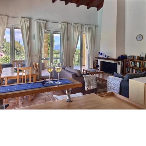 Gastouri Villa Pascalia with heated pool in October and views
