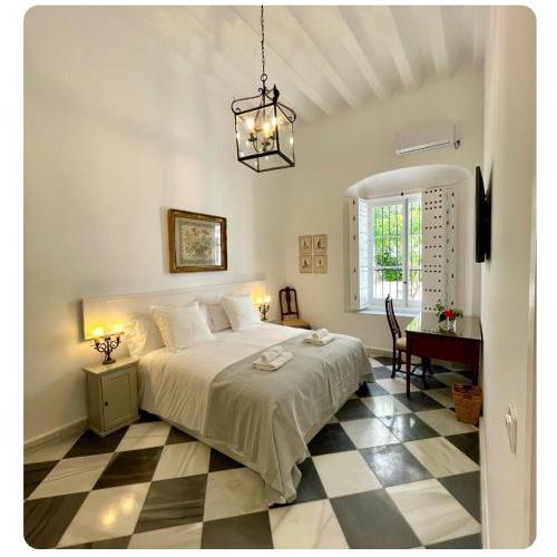 GATU PREMIUM Apartamento Palacio Oneto con Jardín Privado Solo mayores de 30 años y familias