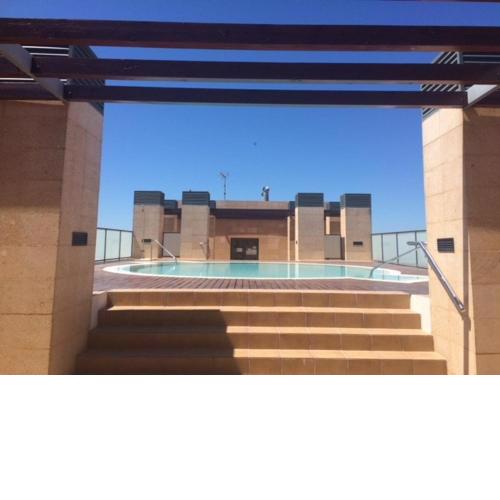 GATU PREMIUM Racimo, terraza, piscina, aire ac, wifi y parking