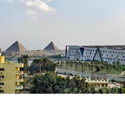 Gem & Pyramids Front