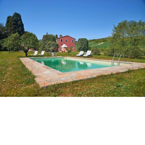 Gemütliches Ferienhaus in Chianni mit Privatem Pool