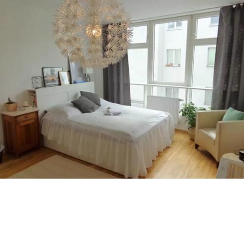 Gemütliches Privatzimmer in schöner gemeinsamer hellen Wohnung