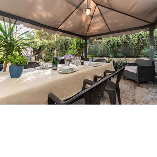 Genova Garden Apartment