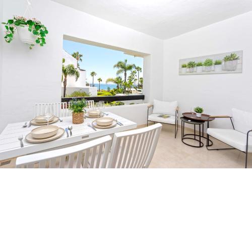 Genteel Home Costalita Terrace