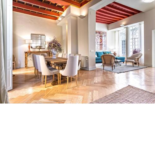 Genteel Home Palacio Abades