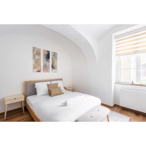 George Apartment