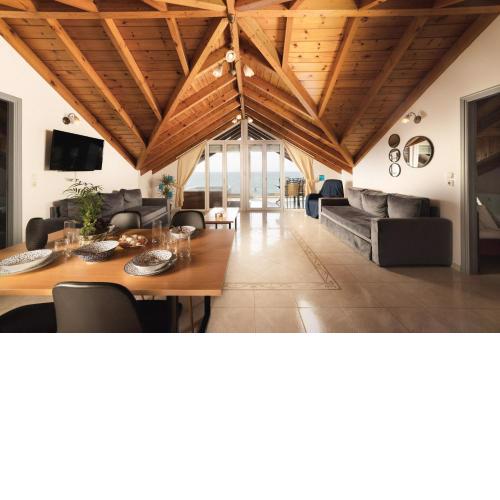 George Beachfront Penthouse